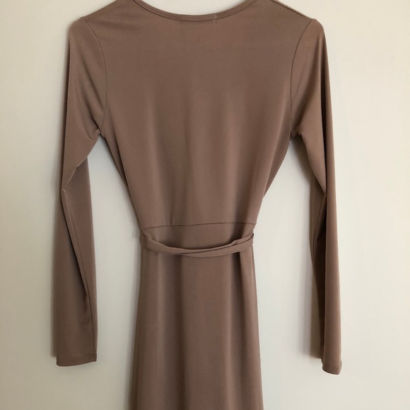 Tan long sleeved mock wrap dress - Picture 5 of 6